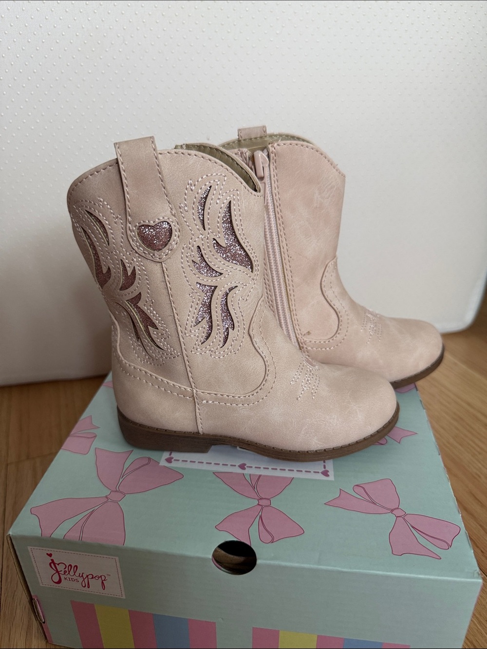 NWT Jellypop Girls Light Pink Western Glitter Heart Boots